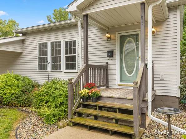 212 Mill St, Ionia, MI 48846