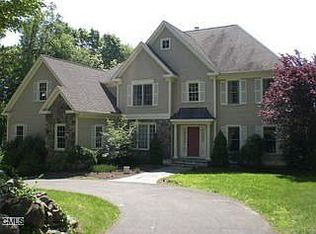 12 Adams Hill Ln, Newtown, CT 06470