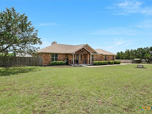 5th image of 212 Christine Ln