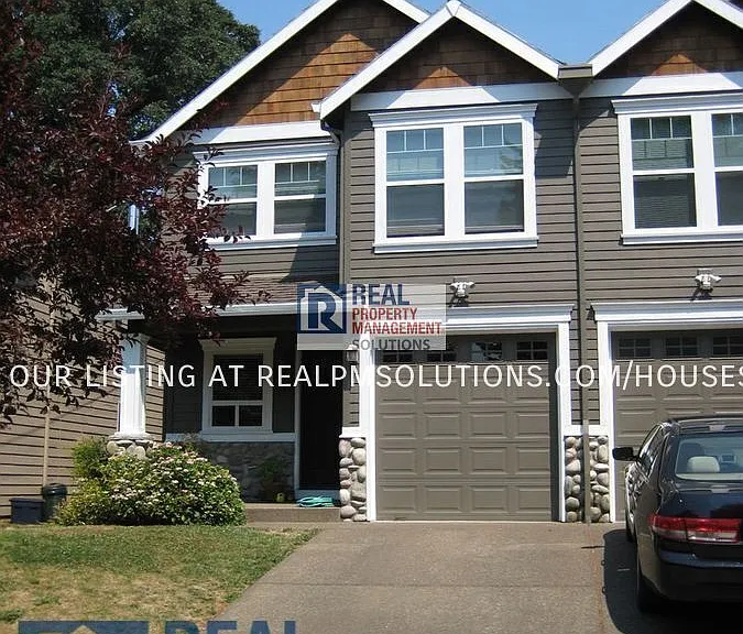 933 SE Clatsop St — Photo 1