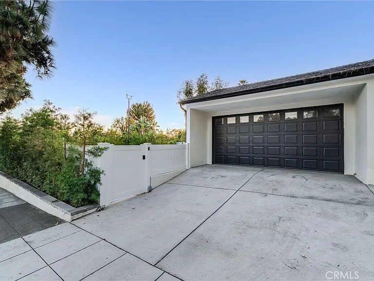 3890 Shadow Grove Rd — Photo 48