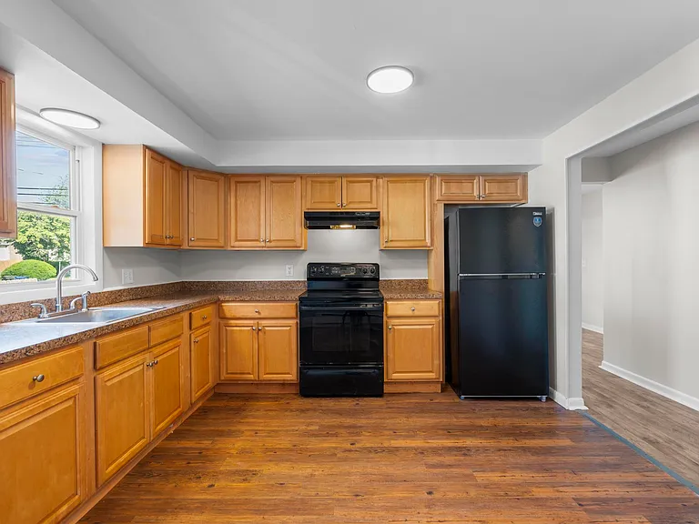 112 Medford St #1 — Photo 6