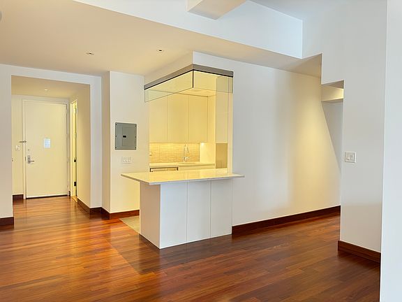 3rd image of 305 E 63rd St APT 6-A