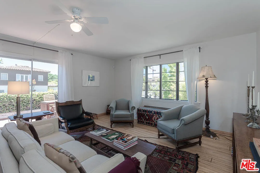 3 bed, 3.0 bath, 1600 sqft, $5,950 — Photo 2