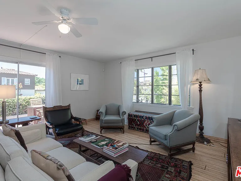 10959 Strathmore Dr — Photo 2