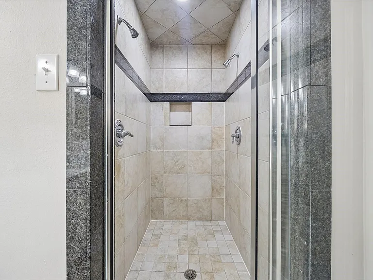3806 Murworth Dr — Photo 17