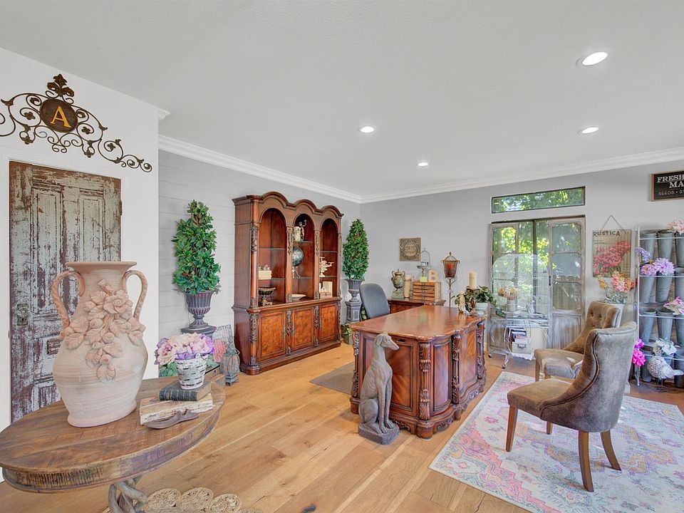 1st image of 366 Stonewood Dr