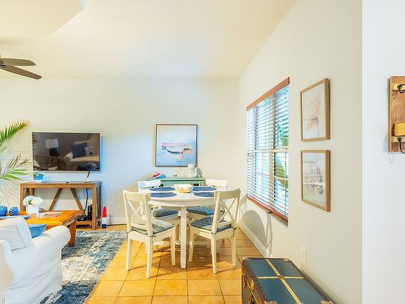 4th image of 3001 SW 22nd Ter #Townhouse 7