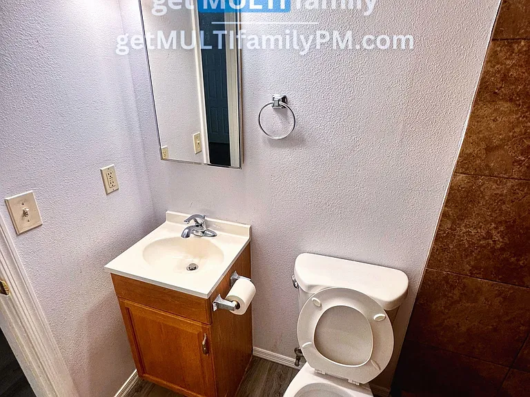 10034 N 18th Ave #1 — Photo 7