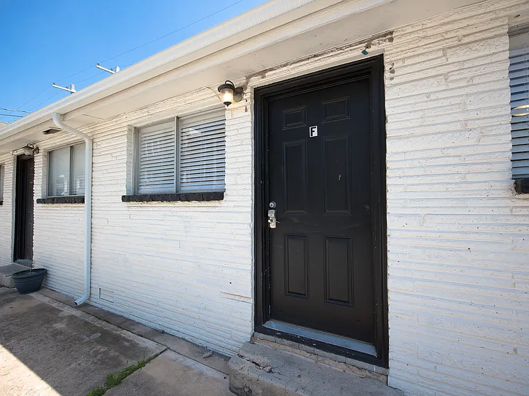 130 NW 17th St #134-F — Photo 1