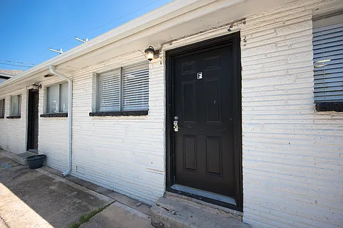 130 NW 17th St Photo 1
