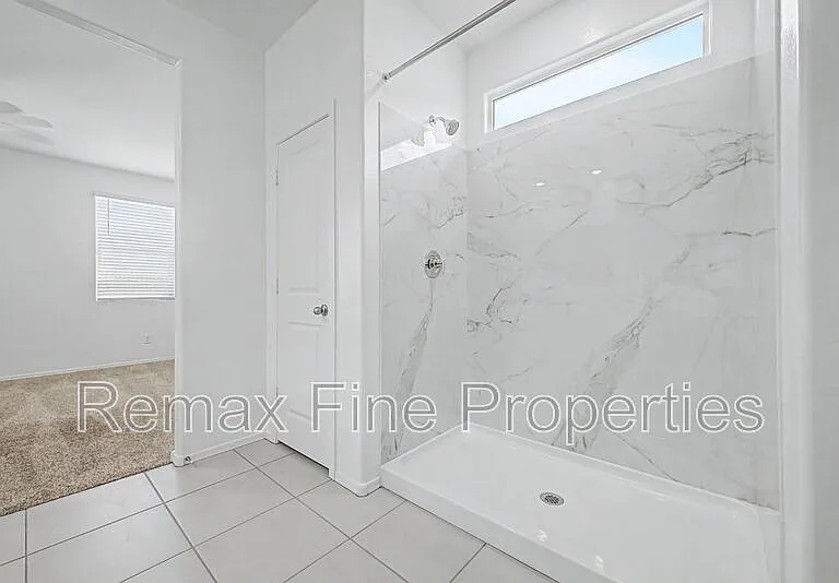 15543 W Desert Hollow Dr — Photo 12