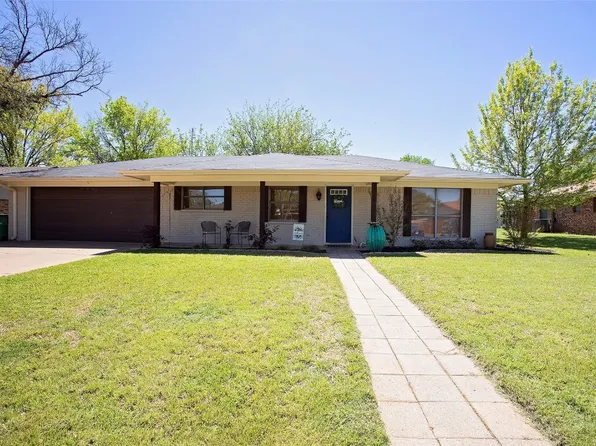 1212 Randy Dr, Graham, TX 76450