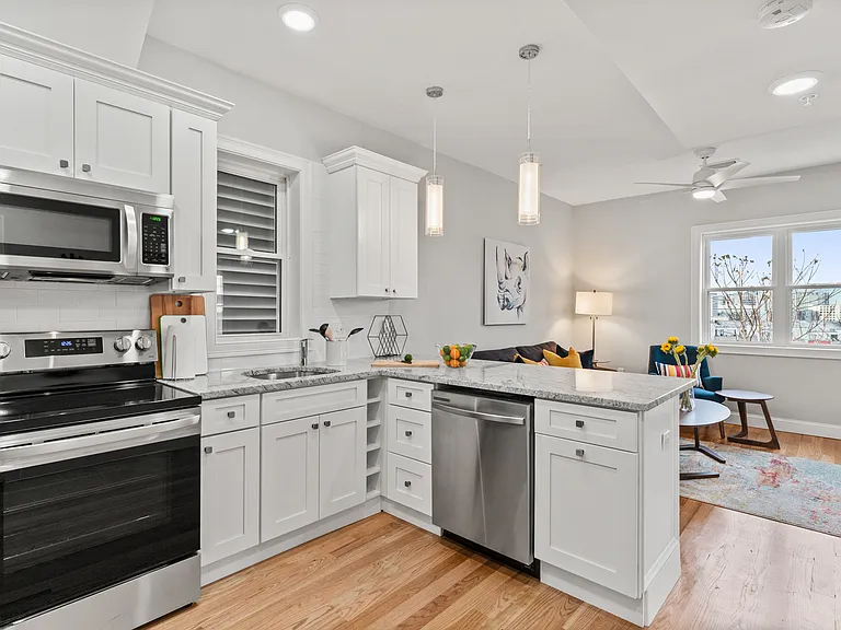 36 Emerson St #5 — Photo 8