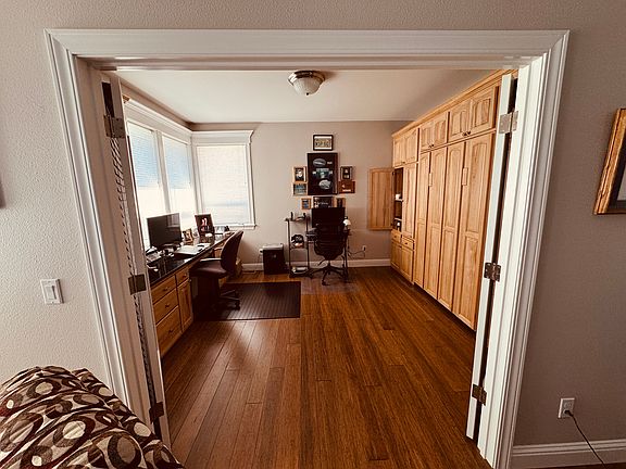 5th image of 242 Mariners Dr