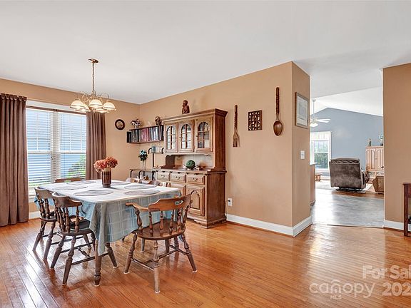5th image of 133 Tarrington Dr