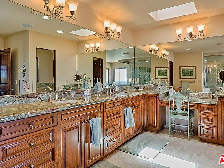 2624 Costebelle Dr — Photo 21