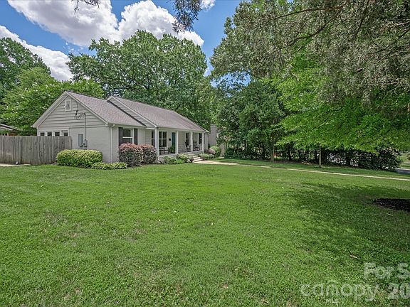 3rd image of 5201 Glenham Dr
