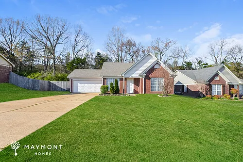 465 Oakland Hills Dr Photo 1