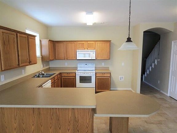 3rd image of 2828 Ector Dr