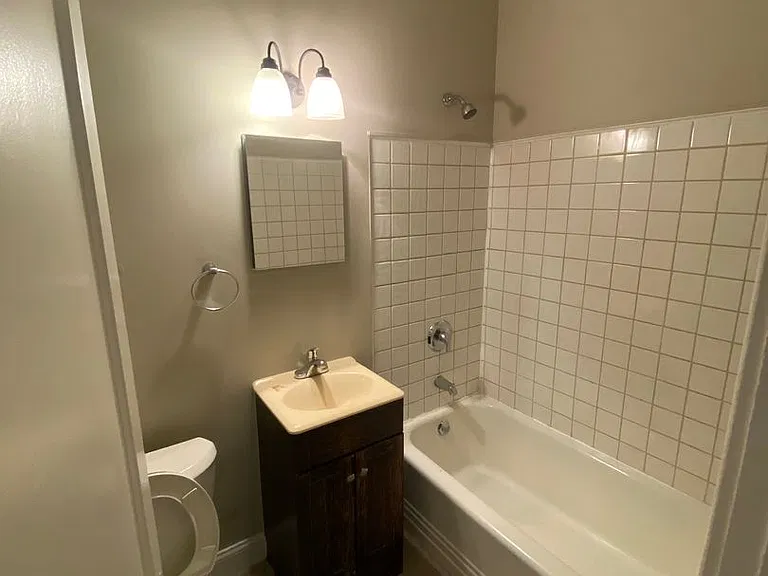 24 E Madison St — Photo 19