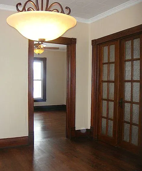 214 E Bremer St — Photo 11
