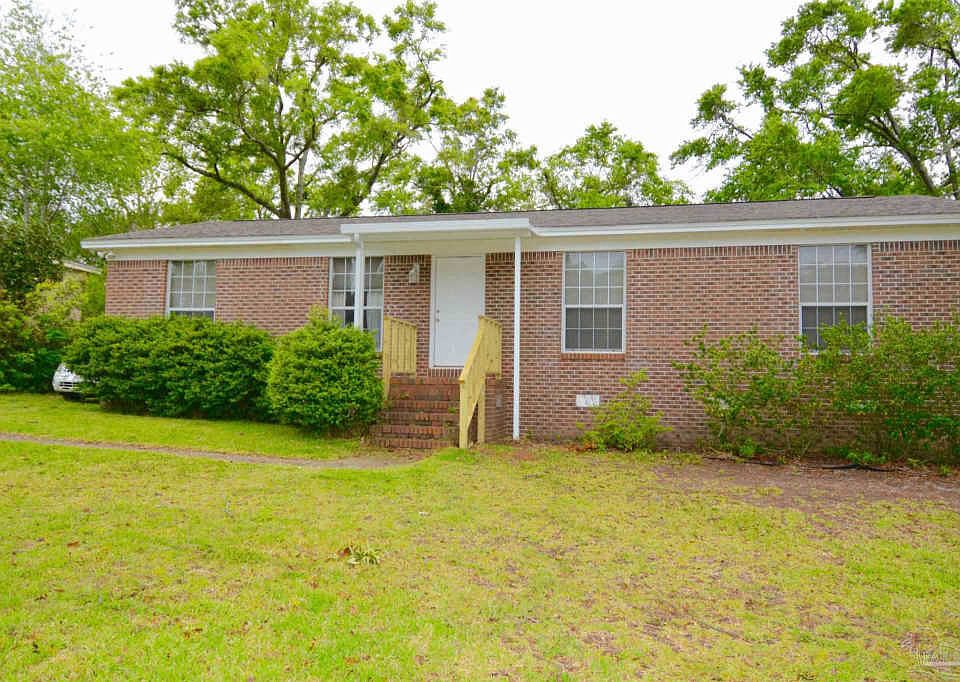 1st image of 811 Barksdale St