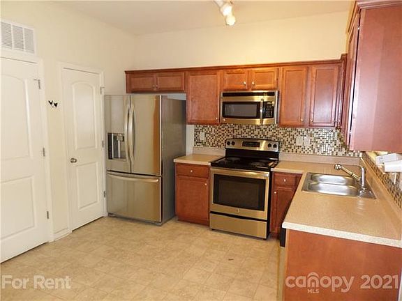 3rd image of 8121 Nikki Cole Dr