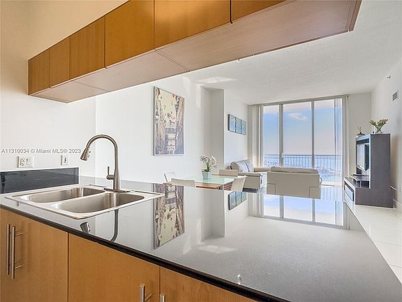 4th image of 1750 N Bayshore Dr APT 5604