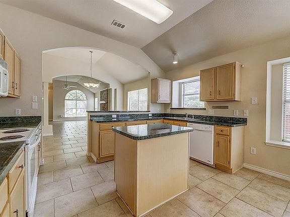 2nd image of 504 Kelley Ct