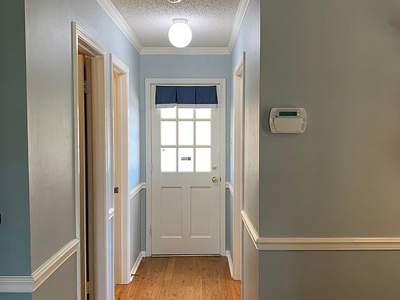 5th image of 15702 Malvern Hill Ave