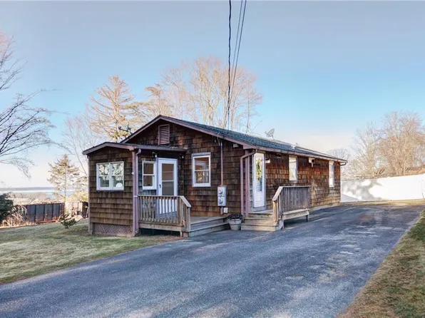 35 Corys Ct, Portsmouth, RI 02871