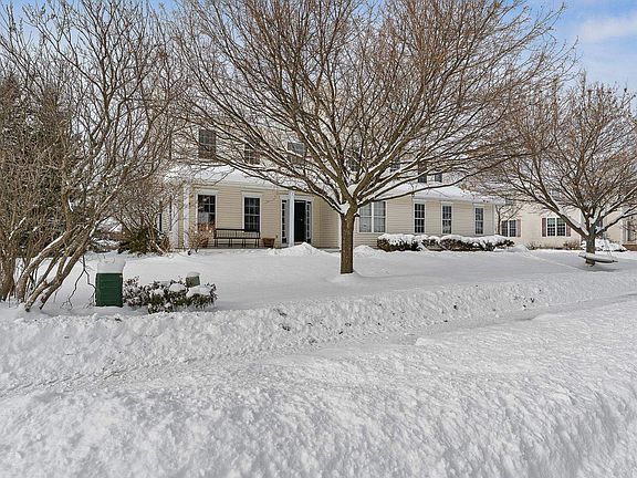 3rd image of 23 Vale Drive