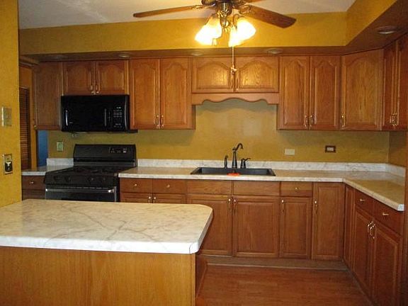 5th image of 9448 W Pine Ave