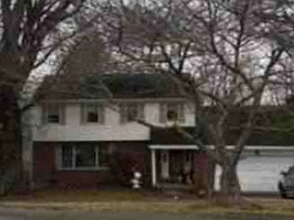 48 Lake Dr, Parkersburg, WV 26104