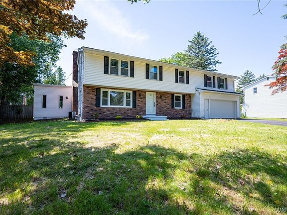 3rd image of 7124 Ridgewood Dr