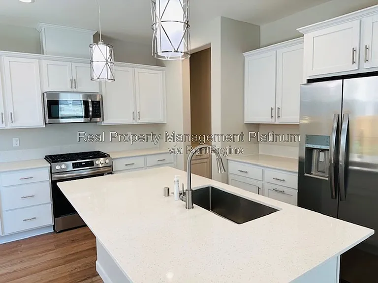 616 Ophelia Ave — Photo 10