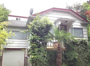 7042 15th Ave NE, Seattle, WA 98115