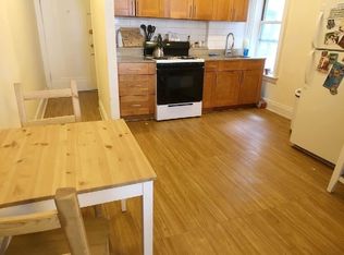 3172 36th St APT 1R, Astoria, NY 11106