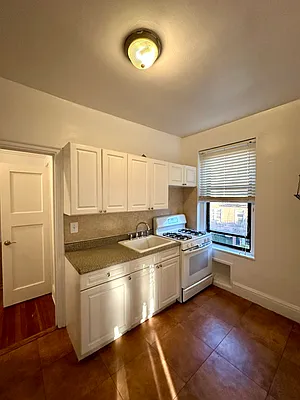 Rented by LRGNY Group, Inc. | media 7