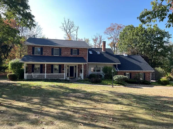 227 Leventry Rd, Johnstown, PA 15904