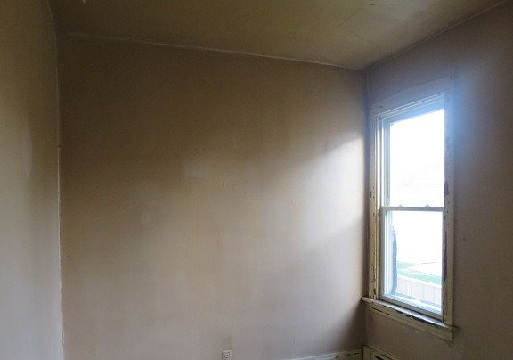 5th image of 2550 N Newcastle Ave