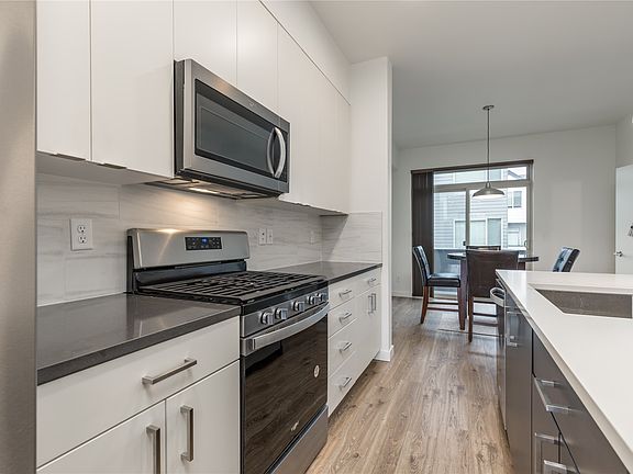 5th image of 32779 Madrona Avenue SE