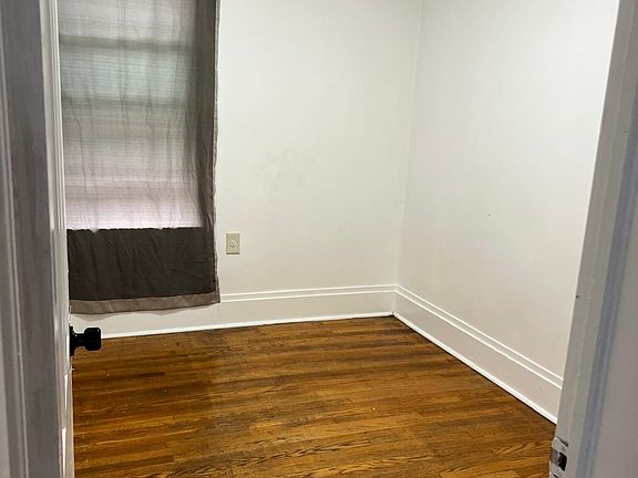 3rd image of 1106 Lenox Ave Unit 2