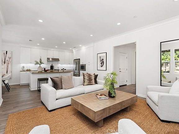 5th image of 275 Rodeo #8