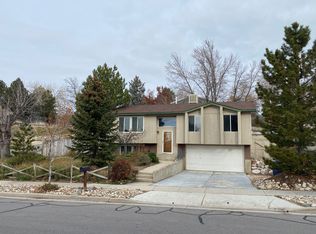 2333 E Cliff Swallow Dr, Sandy, UT 84093