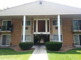 8994 Kennedy Dr #102B, Des Plaines, IL 60016