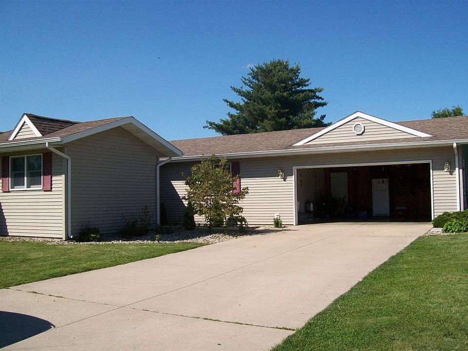 1st image of 22149 Lone Oak Ln