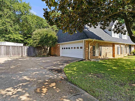 4th image of 204 Ramblewood Ct