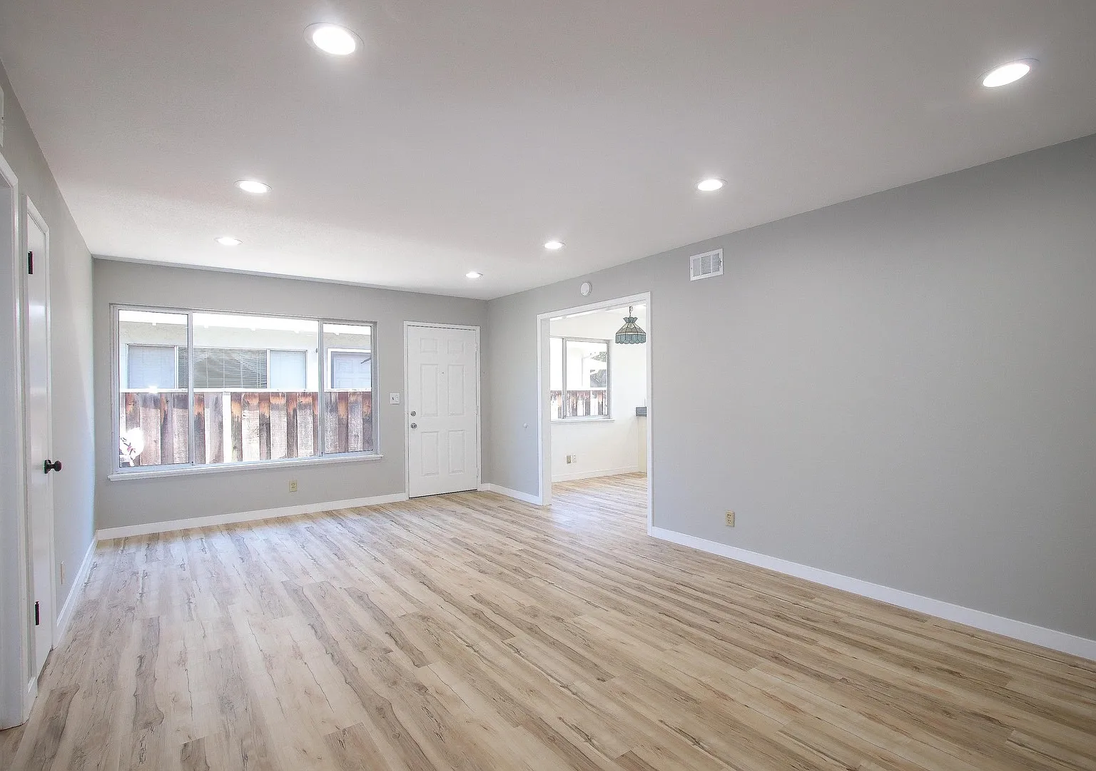 Beautiful Remodeled 2 Bed/1 Bath Duplex In Sunnyvale - Near Google, Apple, Linkedin - This Is A M... — Photo 2